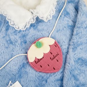 pyjama fourrure bleu -col blanc (SAC FRAISE ) 