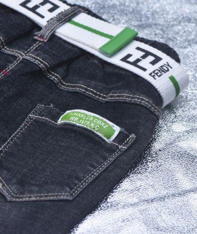 Pantacourt Jeans noir  avec Bordure a carreau Bleu 