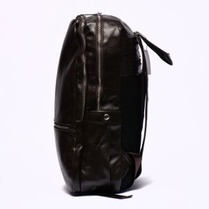 Sac à dos en cuir marron noirci